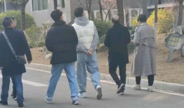 网红群殴吃瓜,吃瓜群众围观网络暴力现场